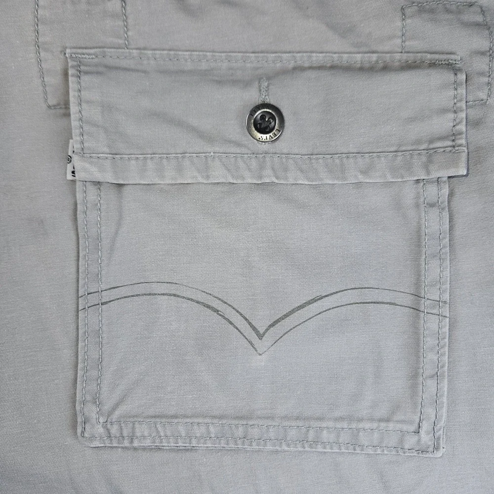 Levis Cargo Shorts Size 42 Gray Relaxed Fit 100% Cotton Canvas Utility Carrier